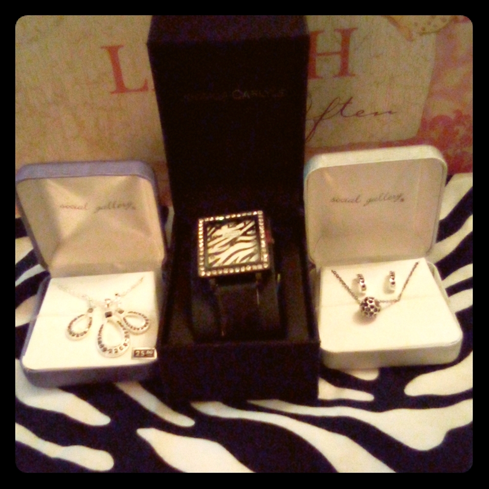 Zebra Watch & 2 Necklace/Earrings Set